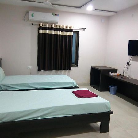 Hotel Indraprasth Balangir エクステリア 写真