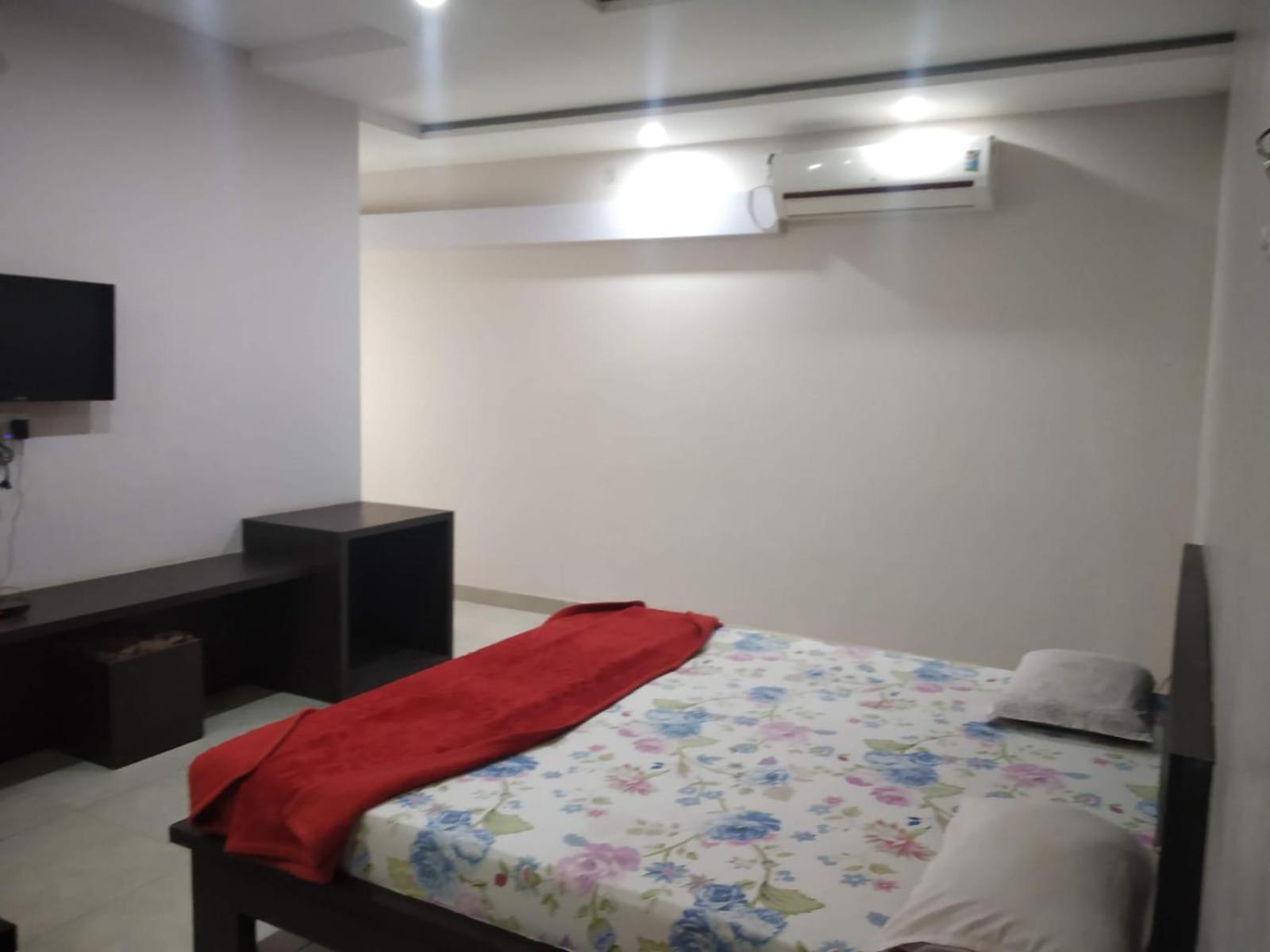 Hotel Indraprasth Balangir エクステリア 写真