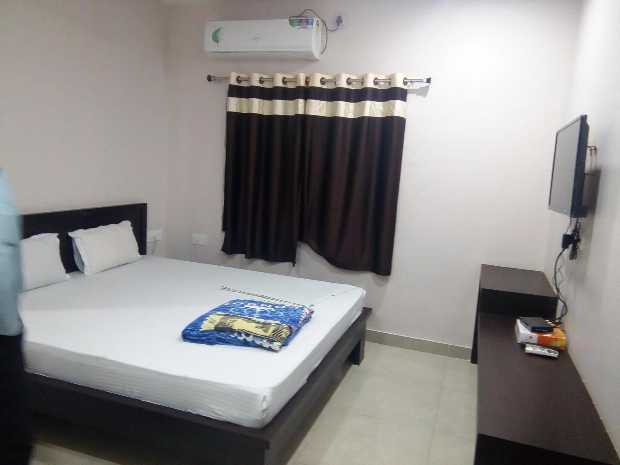 Hotel Indraprasth Balangir エクステリア 写真