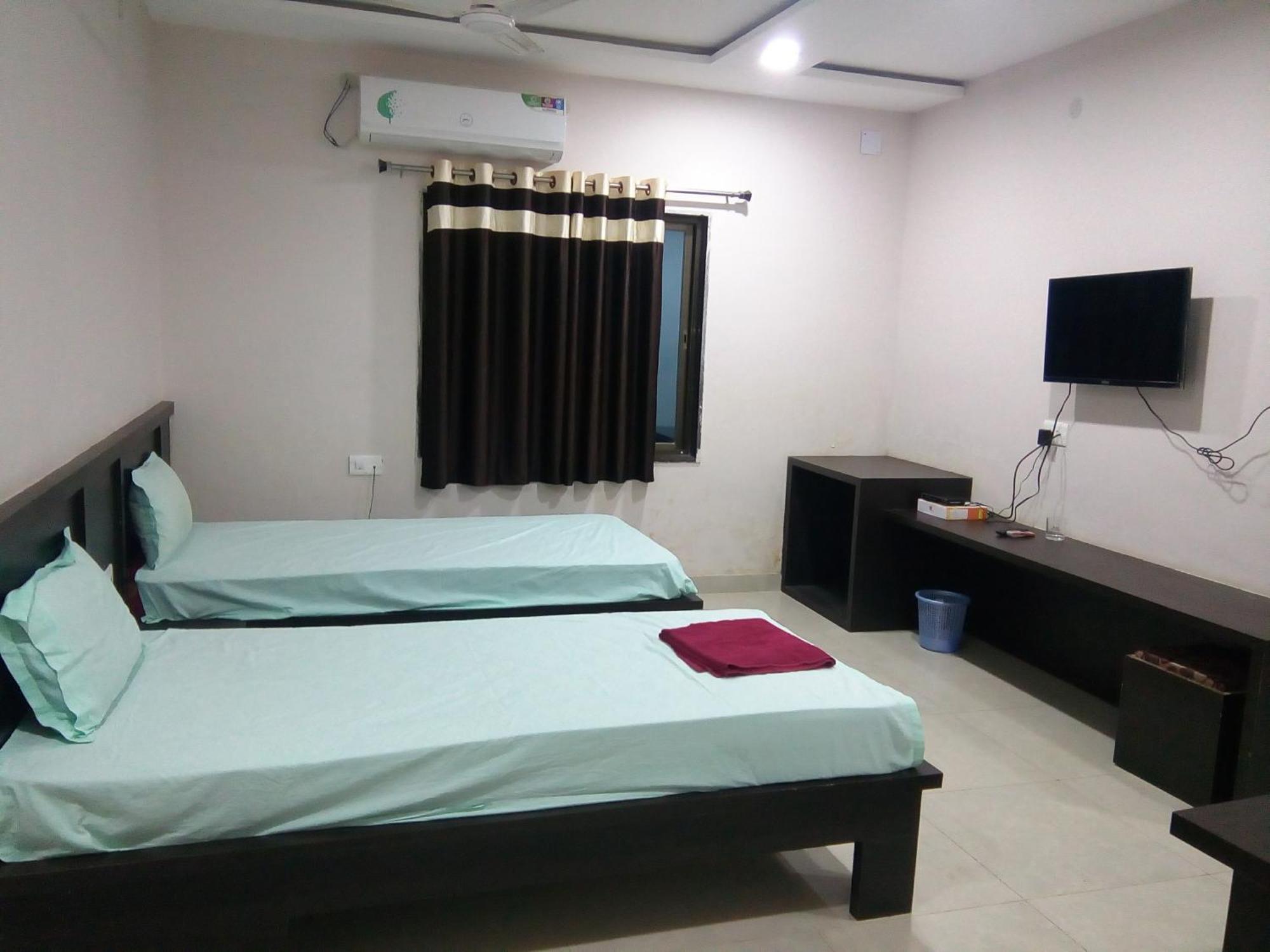 Hotel Indraprasth Balangir エクステリア 写真